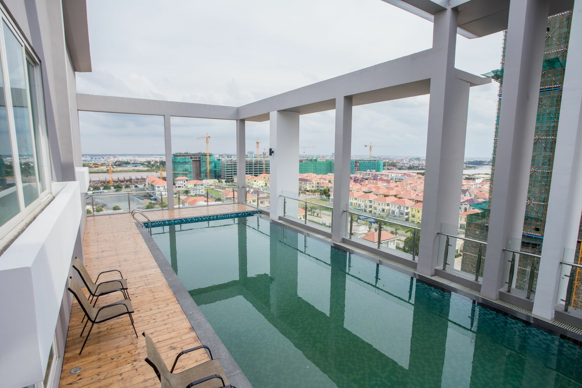 Ca&Sa Serviced Apartment Phnom-Penh Buitenkant foto